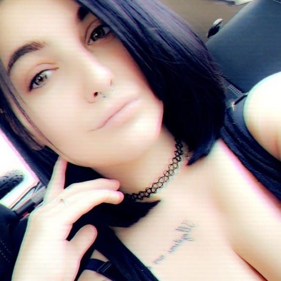 Meet your Posher, Jennifer - Picture 1 of 1